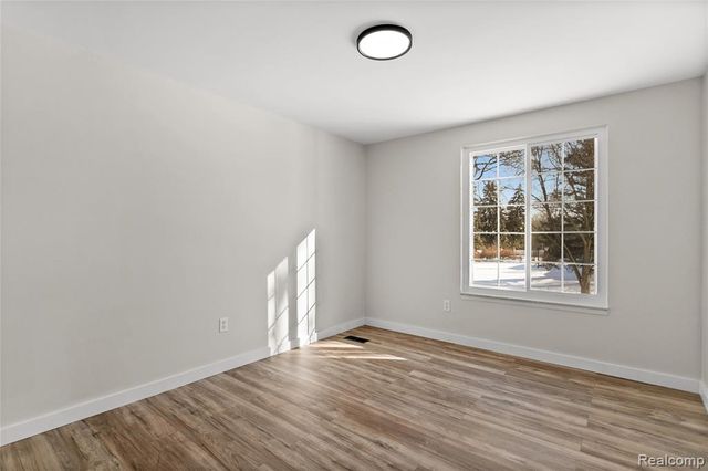 3715 Ledge Drive, Troy, MI 48084