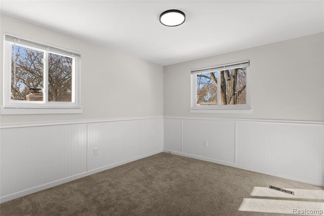 3715 Ledge Drive, Troy, MI 48084