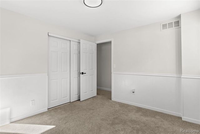 3715 Ledge Drive, Troy, MI 48084