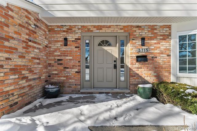 3715 Ledge Drive, Troy, MI 48084