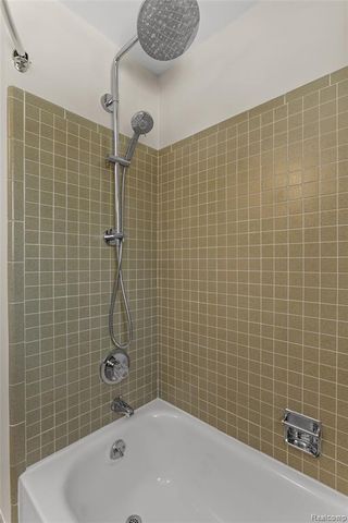 3715 Ledge Drive, Troy, MI 48084