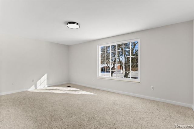 3715 Ledge Drive, Troy, MI 48084