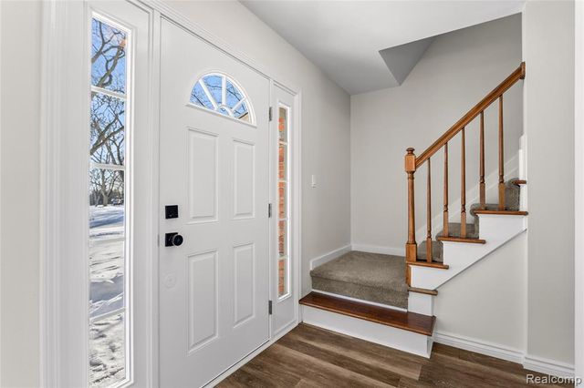 3715 Ledge Drive, Troy, MI 48084