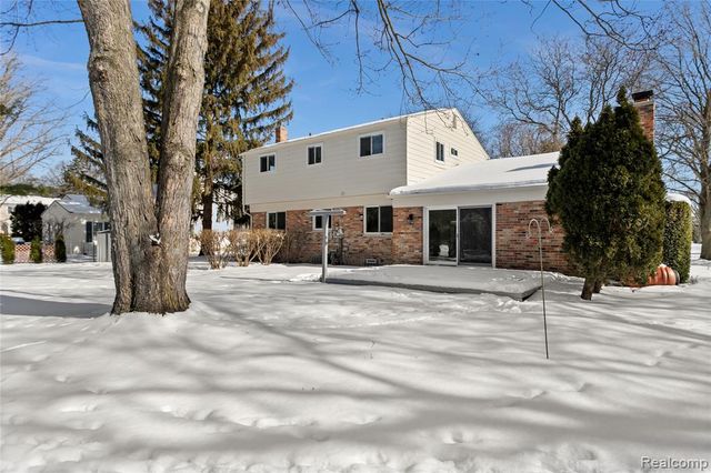 3715 Ledge Drive, Troy, MI 48084