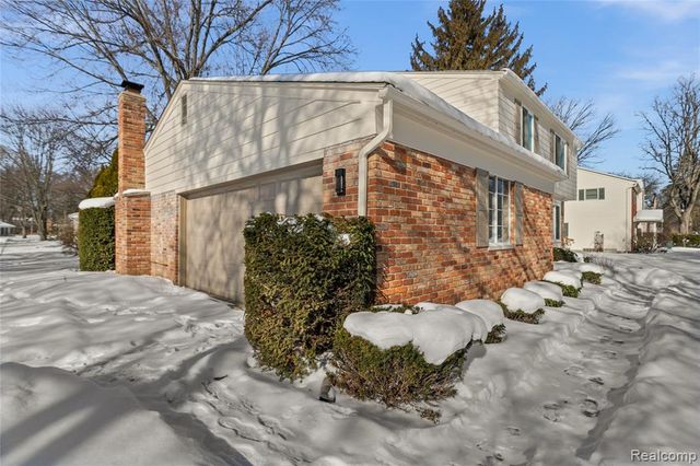 3715 Ledge Drive, Troy, MI 48084
