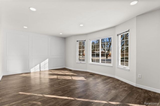 3715 Ledge Drive, Troy, MI 48084