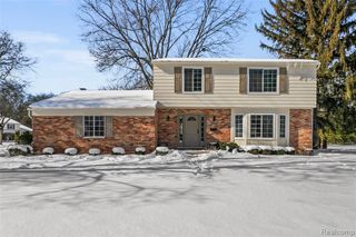 3715 Ledge Drive, Troy, MI 48084