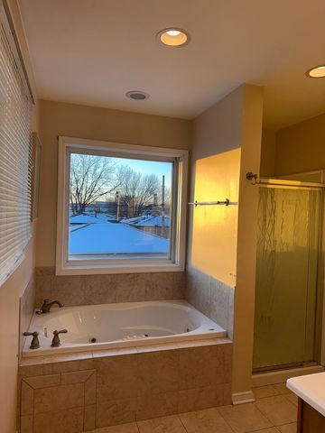 12704 S Muskegon Avenue, Chicago, IL 60633