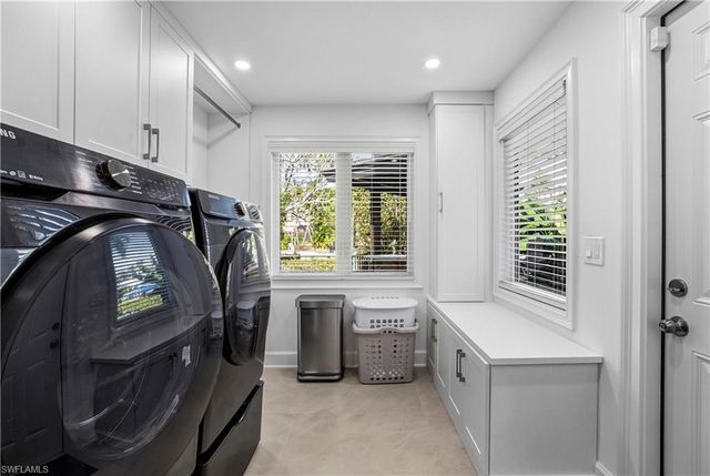 453 18th AVE S, Naples, FL 34102