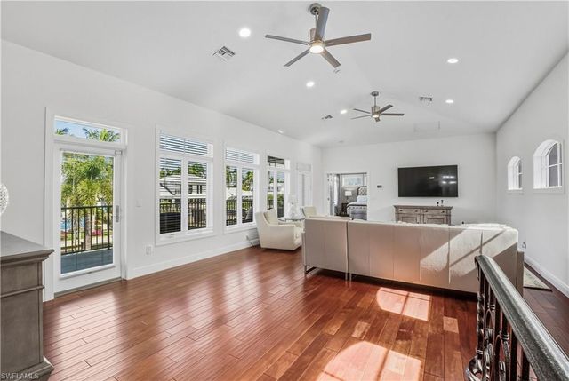 453 18th AVE S, Naples, FL 34102