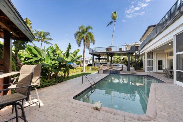 453 18th AVE S, Naples, FL 34102