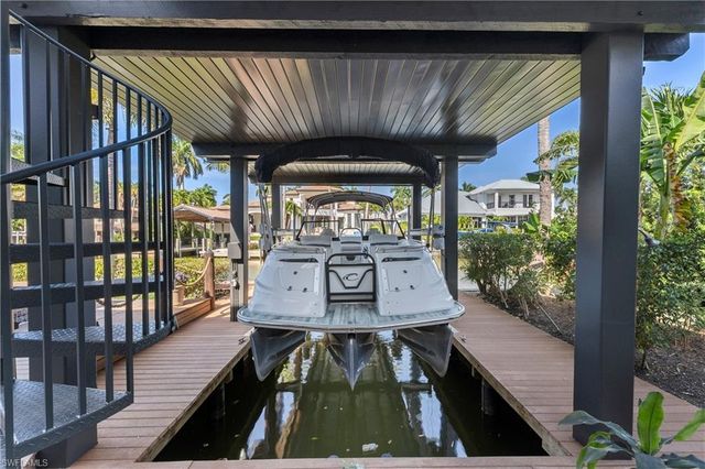 453 18th AVE S, Naples, FL 34102