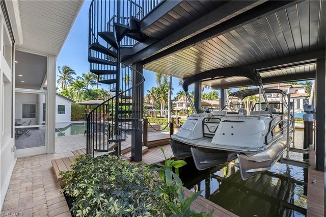 453 18th AVE S, Naples, FL 34102