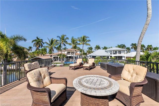 453 18th AVE S, Naples, FL 34102