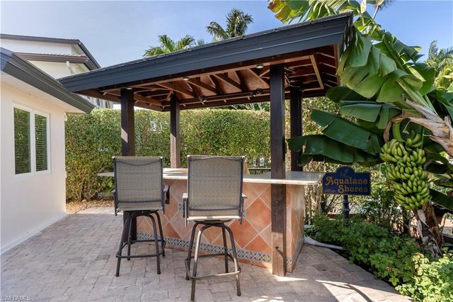 453 18th AVE S, Naples, FL 34102