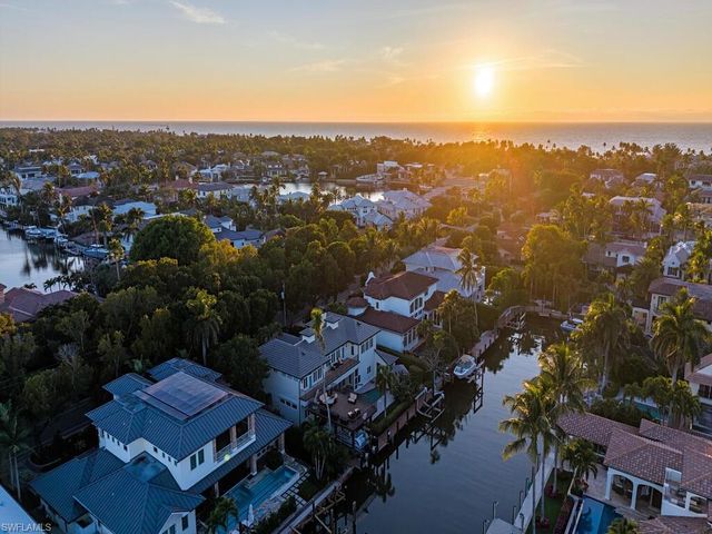 453 18th AVE S, Naples, FL 34102