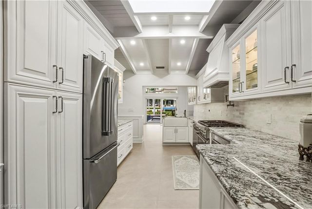 453 18th AVE S, Naples, FL 34102