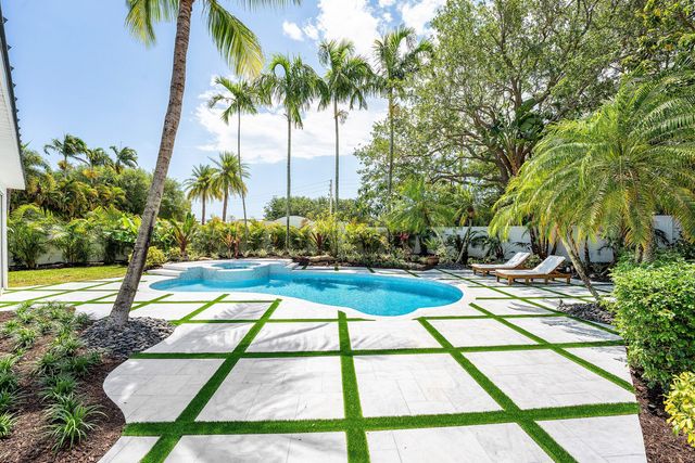 1210 Delray Lakes Drive, Delray Beach, FL 33444