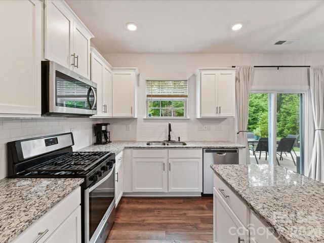 724 Larmore Avenue, Charlotte, NC 28216