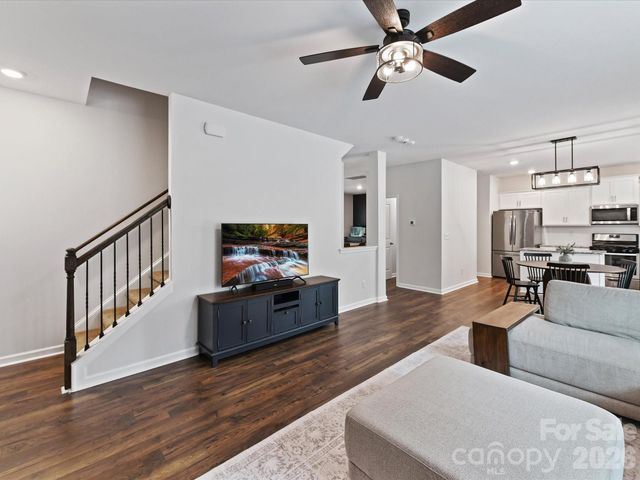 724 Larmore Avenue, Charlotte, NC 28216