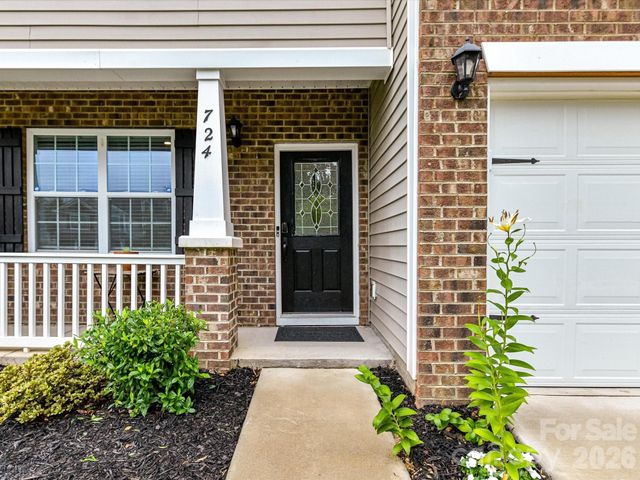 724 Larmore Avenue, Charlotte, NC 28216