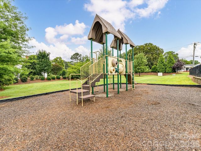 724 Larmore Avenue, Charlotte, NC 28216