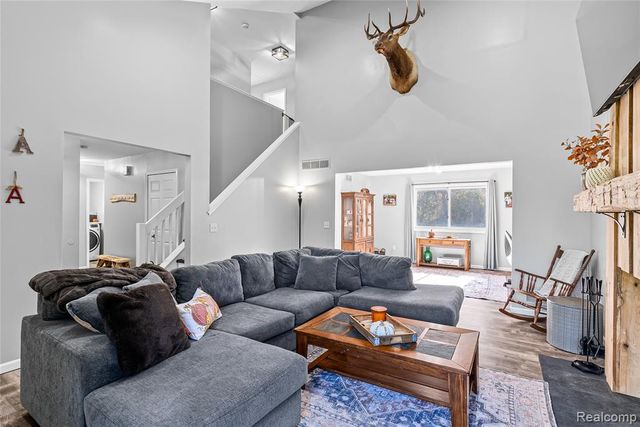 4971 N Tipsico Lake Road, Hartland, MI 48353