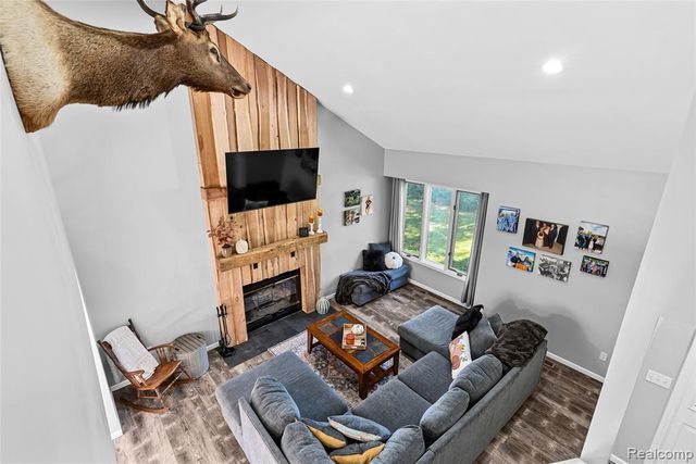 4971 N Tipsico Lake Road, Hartland, MI 48353