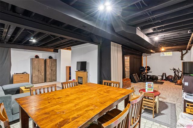 4971 N Tipsico Lake Road, Hartland, MI 48353