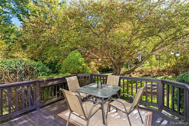 4971 N Tipsico Lake Road, Hartland, MI 48353