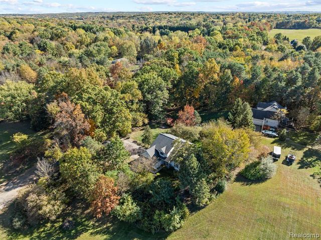 4971 N Tipsico Lake Road, Hartland, MI 48353