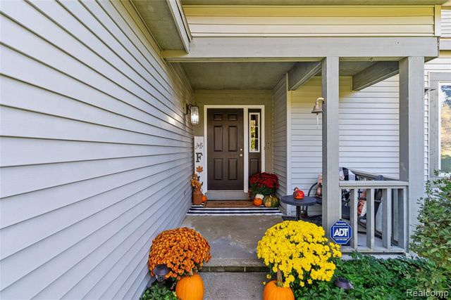 4971 N Tipsico Lake Road, Hartland, MI 48353