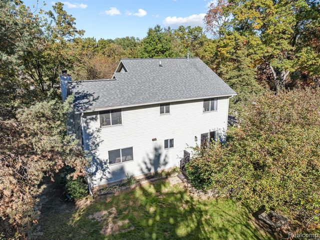 4971 N Tipsico Lake Road, Hartland, MI 48353