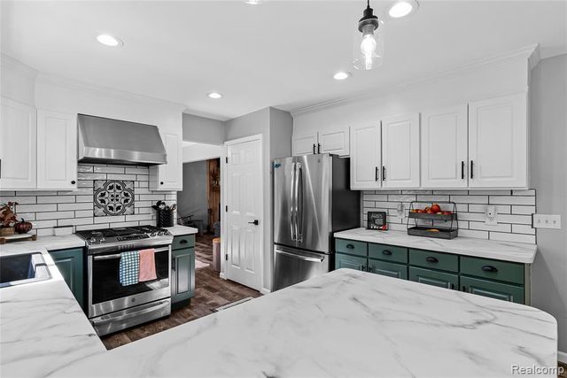 4971 N Tipsico Lake Road, Hartland, MI 48353