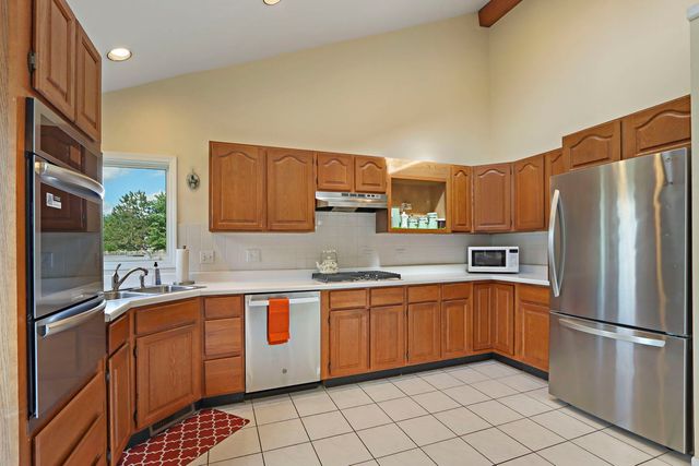 1137 Lockwood Court E, Buffalo Grove, IL 60089