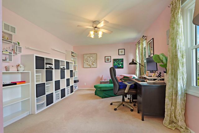 1137 Lockwood Court E, Buffalo Grove, IL 60089