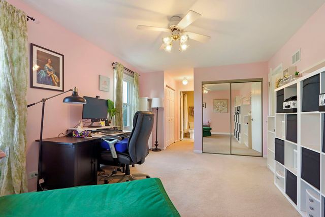 1137 Lockwood Court E, Buffalo Grove, IL 60089