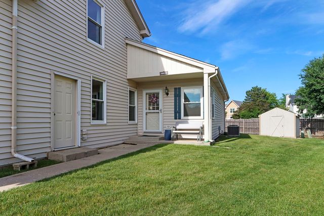 1137 Lockwood Court E, Buffalo Grove, IL 60089