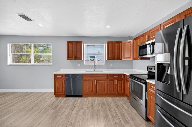 5424 SW 44th Terrace, Dania Beach, FL 33314