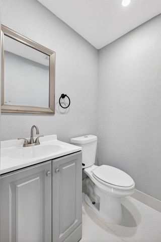 5424 SW 44th Terrace, Dania Beach, FL 33314