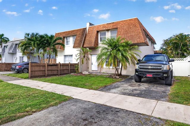 5424 SW 44th Terrace, Dania Beach, FL 33314
