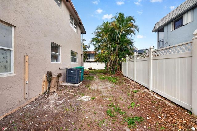 5424 SW 44th Terrace, Dania Beach, FL 33314
