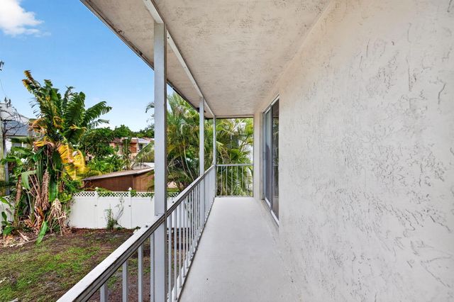 5424 SW 44th Terrace, Dania Beach, FL 33314