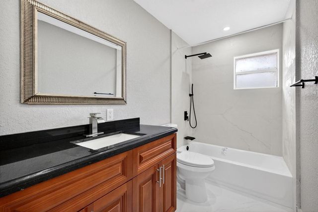 5424 SW 44th Terrace, Dania Beach, FL 33314