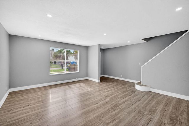 5424 SW 44th Terrace, Dania Beach, FL 33314