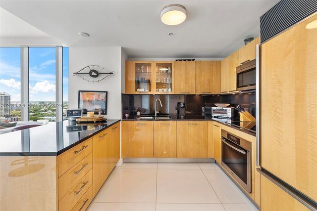 6899 Collins Ave 2004, Miami Beach, FL 33141