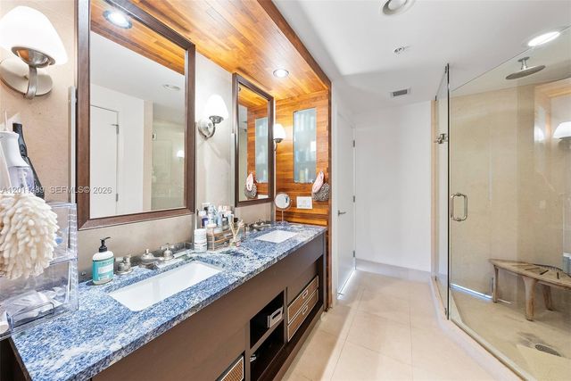 6899 Collins Ave 2004, Miami Beach, FL 33141