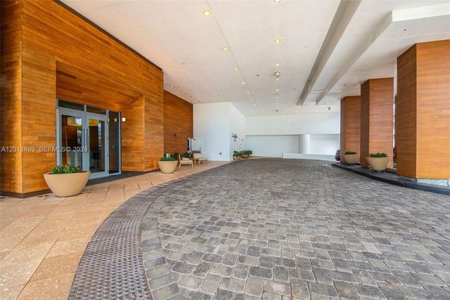 6899 Collins Ave 2004, Miami Beach, FL 33141