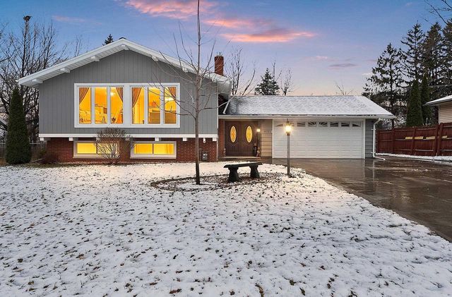 408 SIMONET STREET, Green Bay, WI 54301