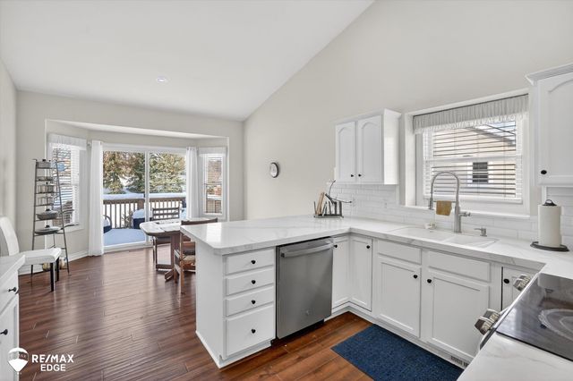 3175 Ivy Lane, Grand Blanc, MI 48439